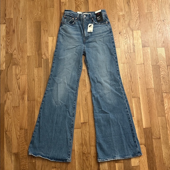 Levi's Ribcage Bell - Maximum Story Medium Wash - Picture 5 of 5